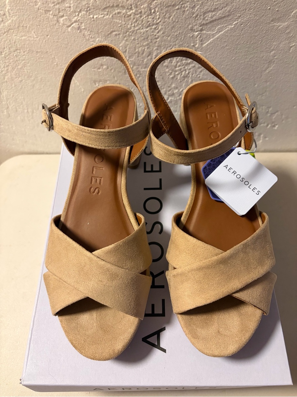 NWT Aerosoles Women's Cosmos Tan Suede Ankle-Strap platform Sandals Size 10